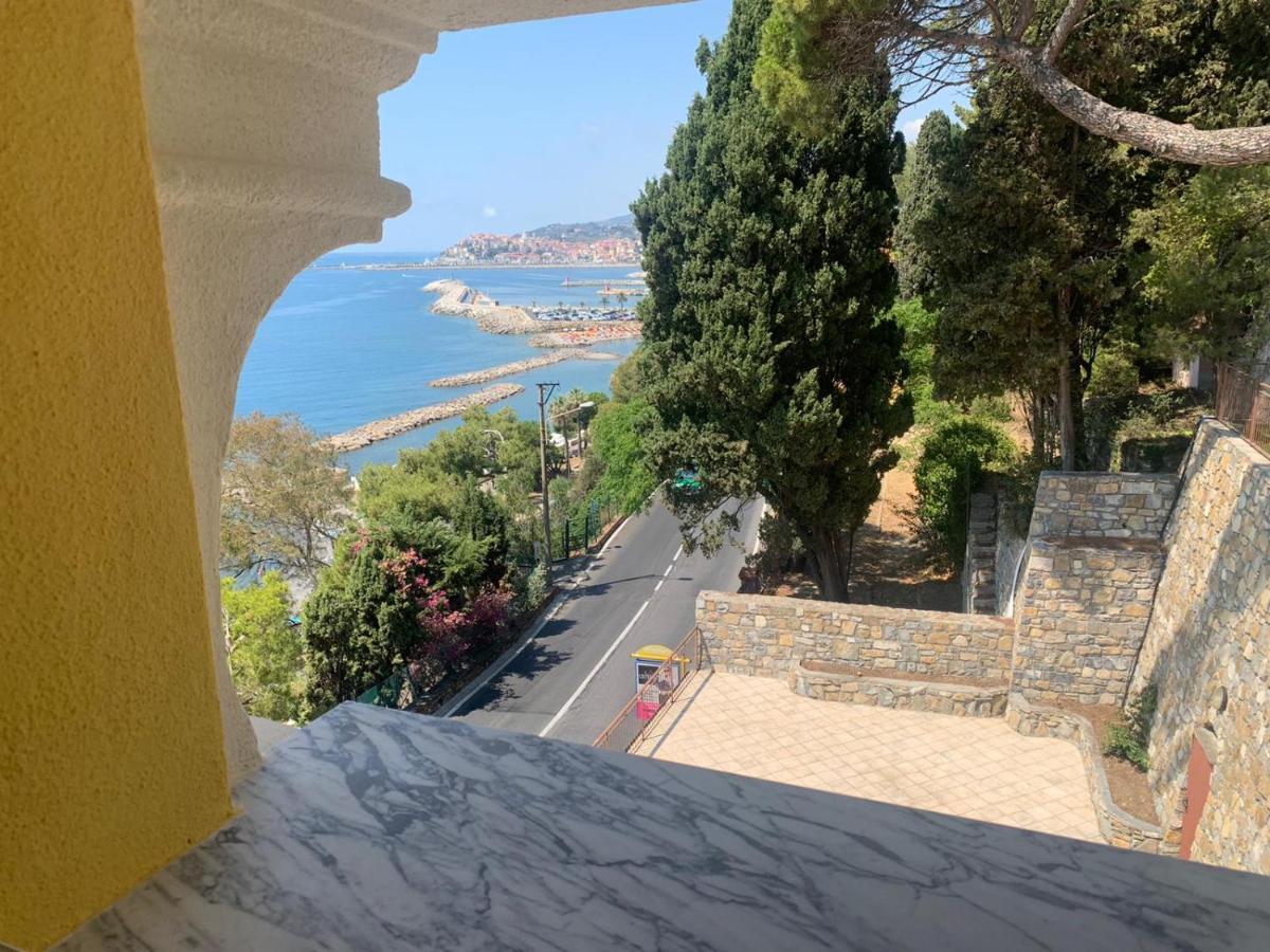 شقة La Terrazza Nel Blu إمبيريا المظهر الخارجي الصورة